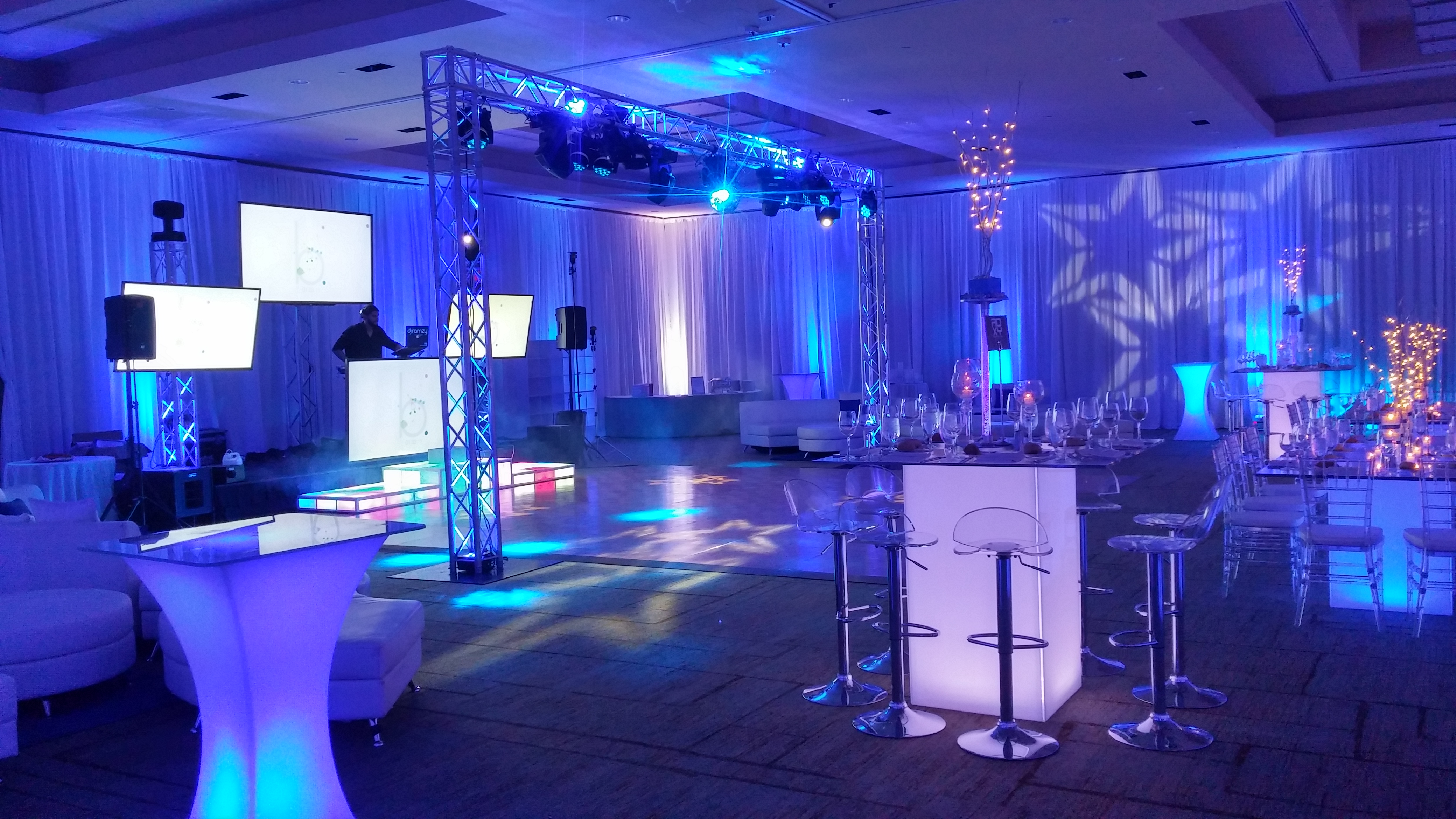 Electric Entertainment | Pop Color Events | Adding a Pop of Color to Bar & Bat Mitzvahs in DC, MD & VA