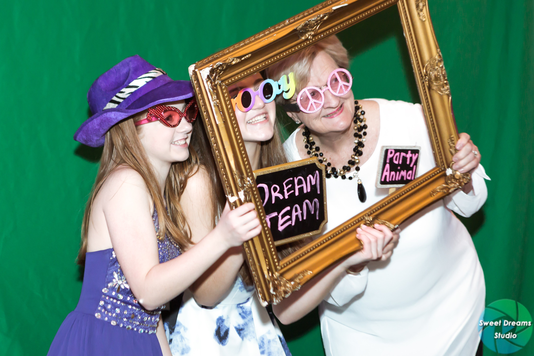 Green Screen with props | Pop Color Events | Adding a Pop of Color to Bar & Bat Mitzvahs in DC, MD & VA | Photo by Sweet Dreams Studios