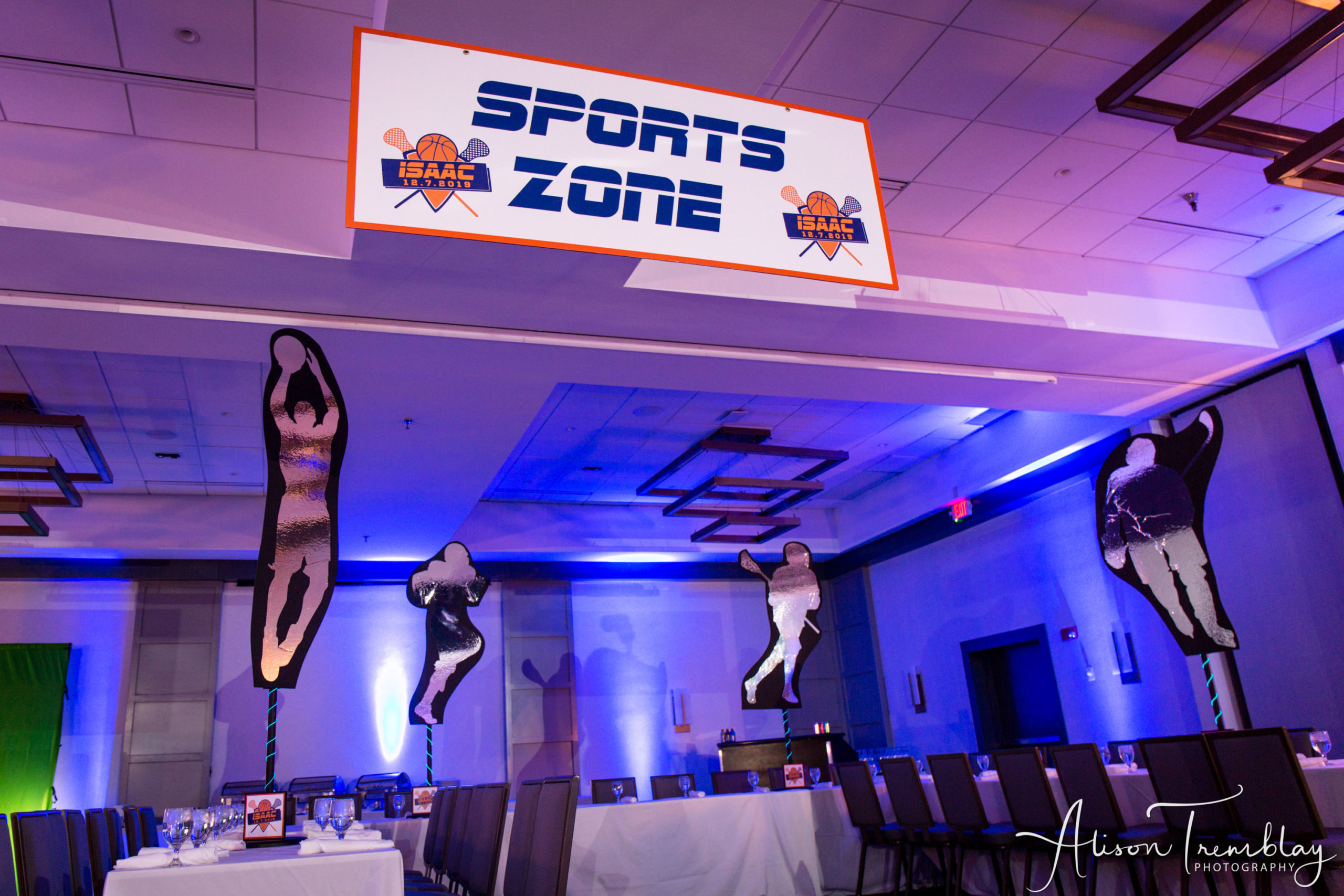 Isaac's Sports Zone at DoubleTree Gaithersburg | Pop Color Events | Adding a Pop of Color to Bar & Bat Mitzvahs in DC, MD & VA | Photo by: Alison Tremblay Photography
