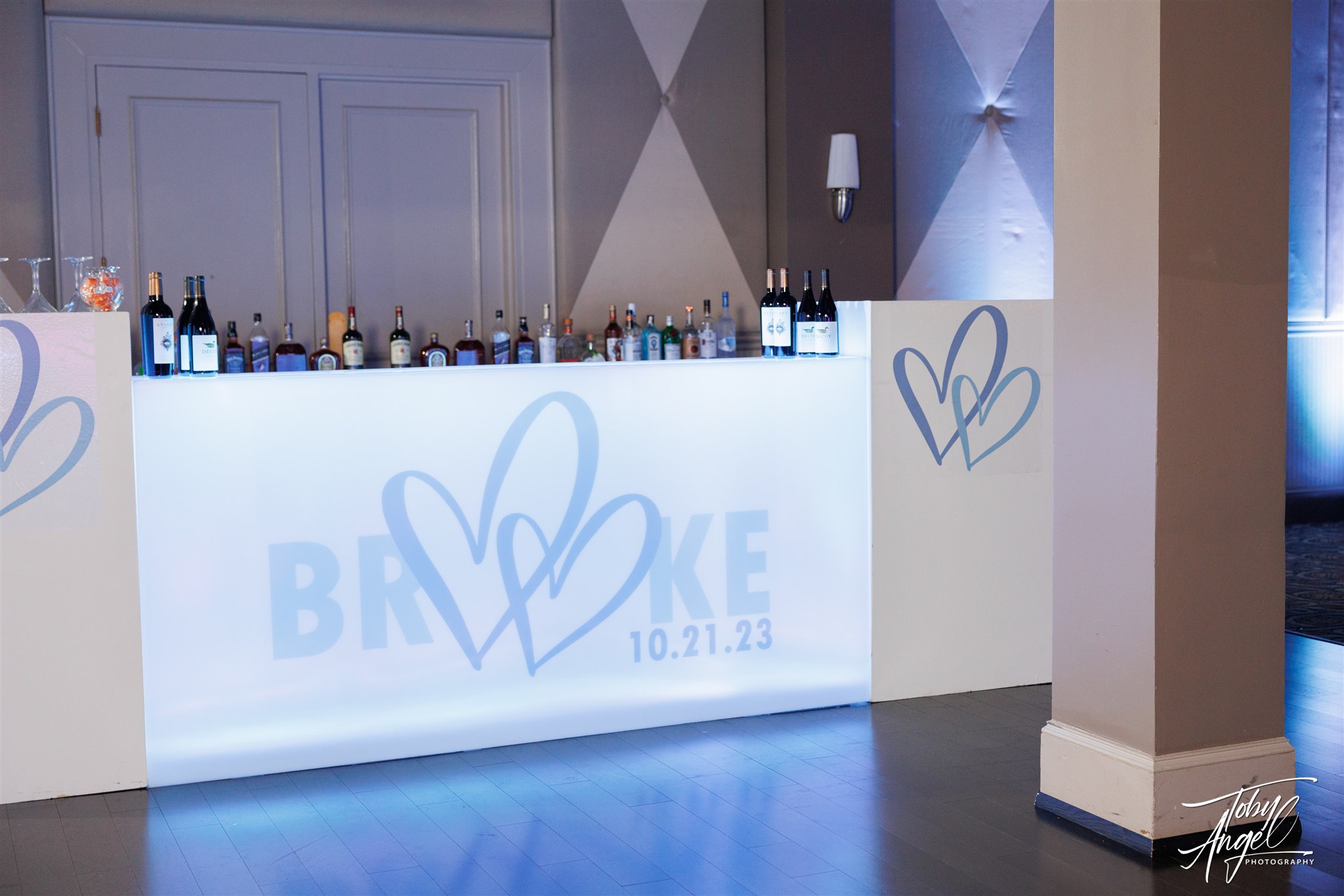Bar at Brooke's Heart Filled Bat Mitzvah Party at Lakewood Country Club | Pop Color Events | Adding a Pop of Color to Bar & Bat Mitzvahs in DC, MD & VA | Photo by: Toby Angel Photography