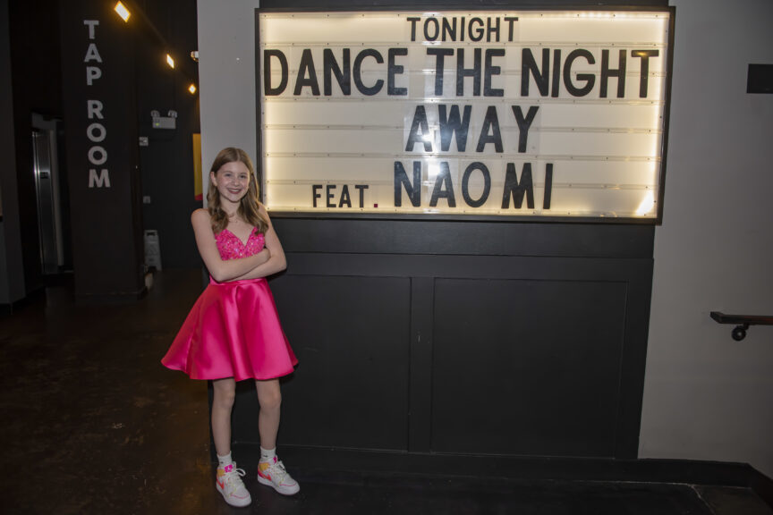 Naomi is a Star at her Union Stage in DC Bat Mitzvah Party | Pop Color Events | Adding a Pop of Color to Bar & Bat Mitzvahs in DC, MD & VA | Photo by: Jenn Reid Photography