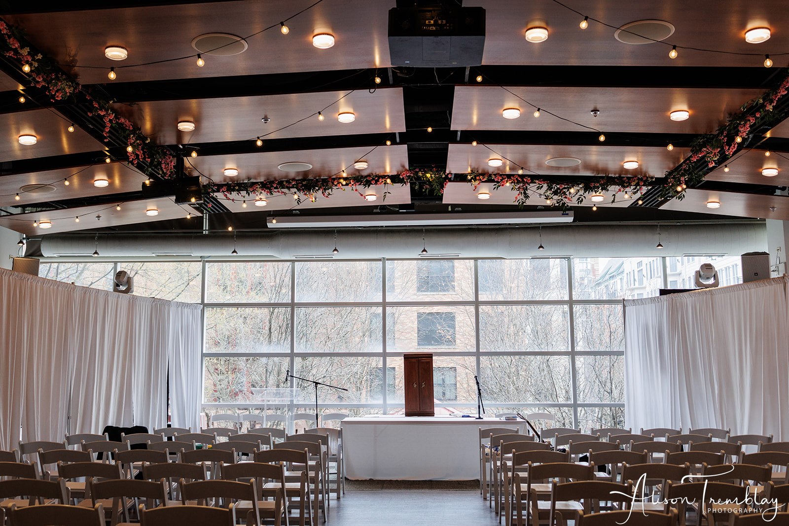 Bat Mitzvah service at Hannah's floral taco fiesta at VisArts in Rockville, MD | Pop Color Events | Adding a Pop of Color to Bar & Bat Mitzvahs in DC, MD & VA | Photo by: Alison Tremblay Photography