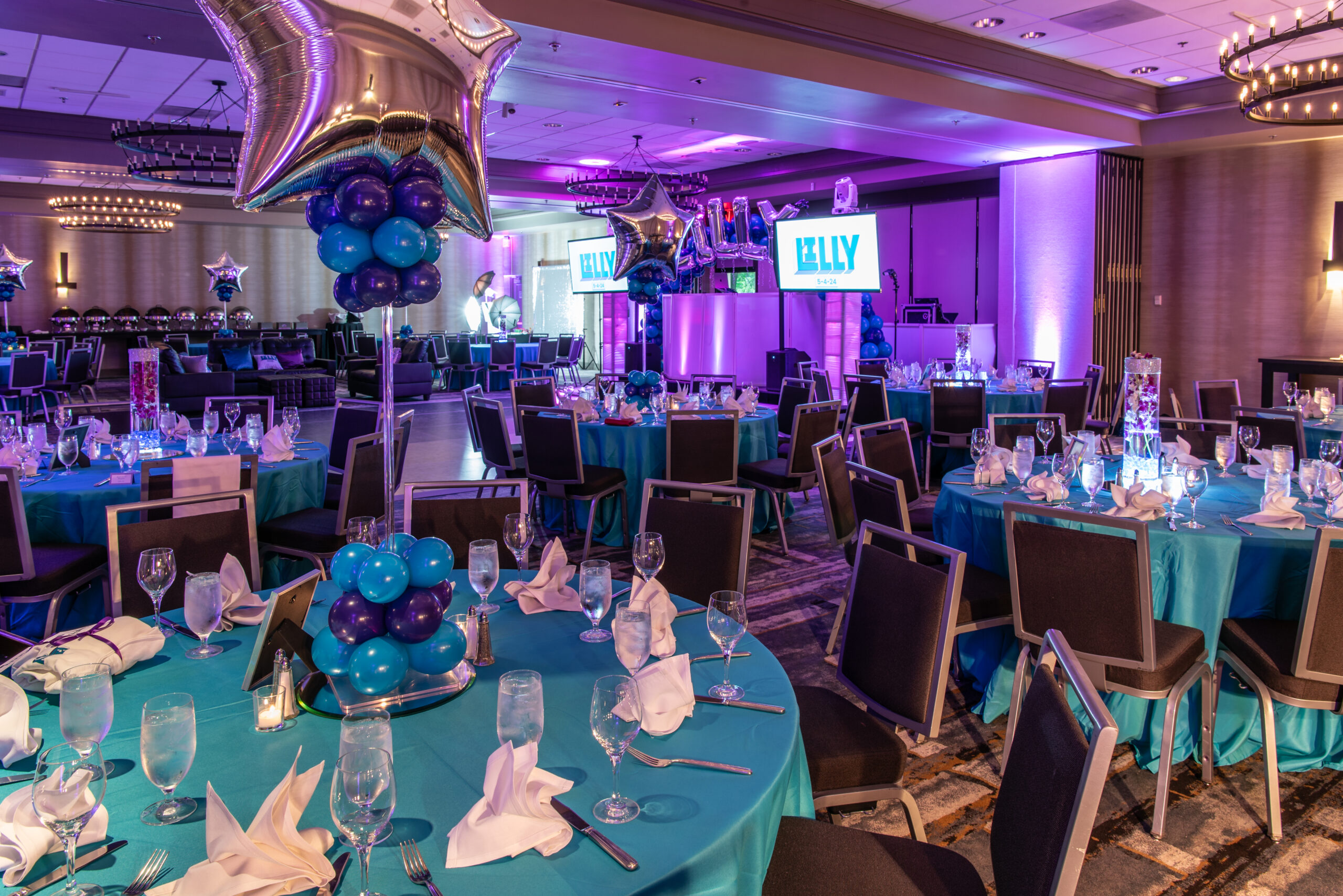 Star balloon centerpieces | Pop Color Events | Adding a Pop of Color to Bar & Bat Mitzvahs in DC, MD & VA | Photo by: Greg Land