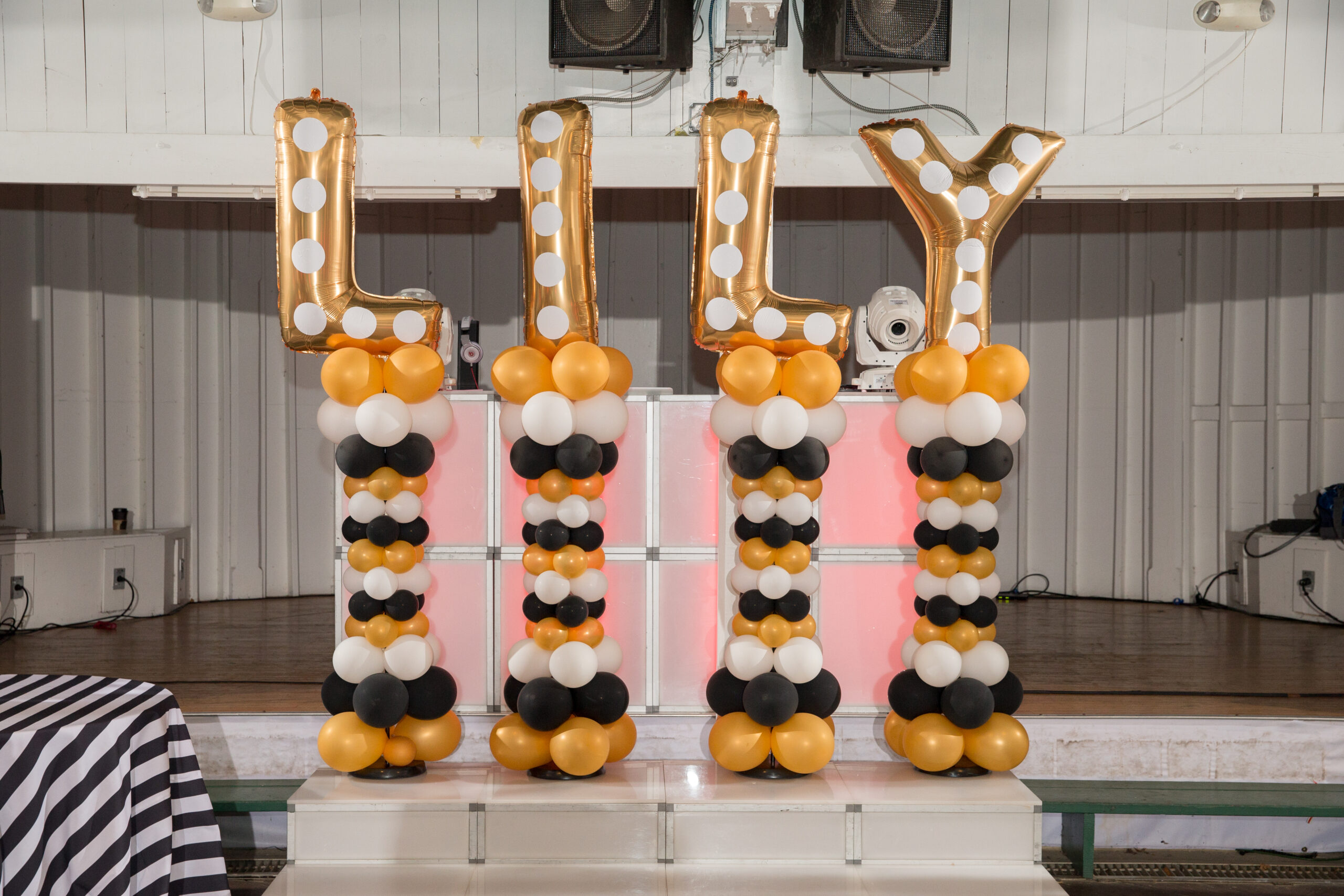 Red Carpet Balloons | Pop Color Events | Adding a Pop of Color to Bar & Bat Mitzvahs in DC, MD & VA | Photo by: Meyer Gladstone Photography