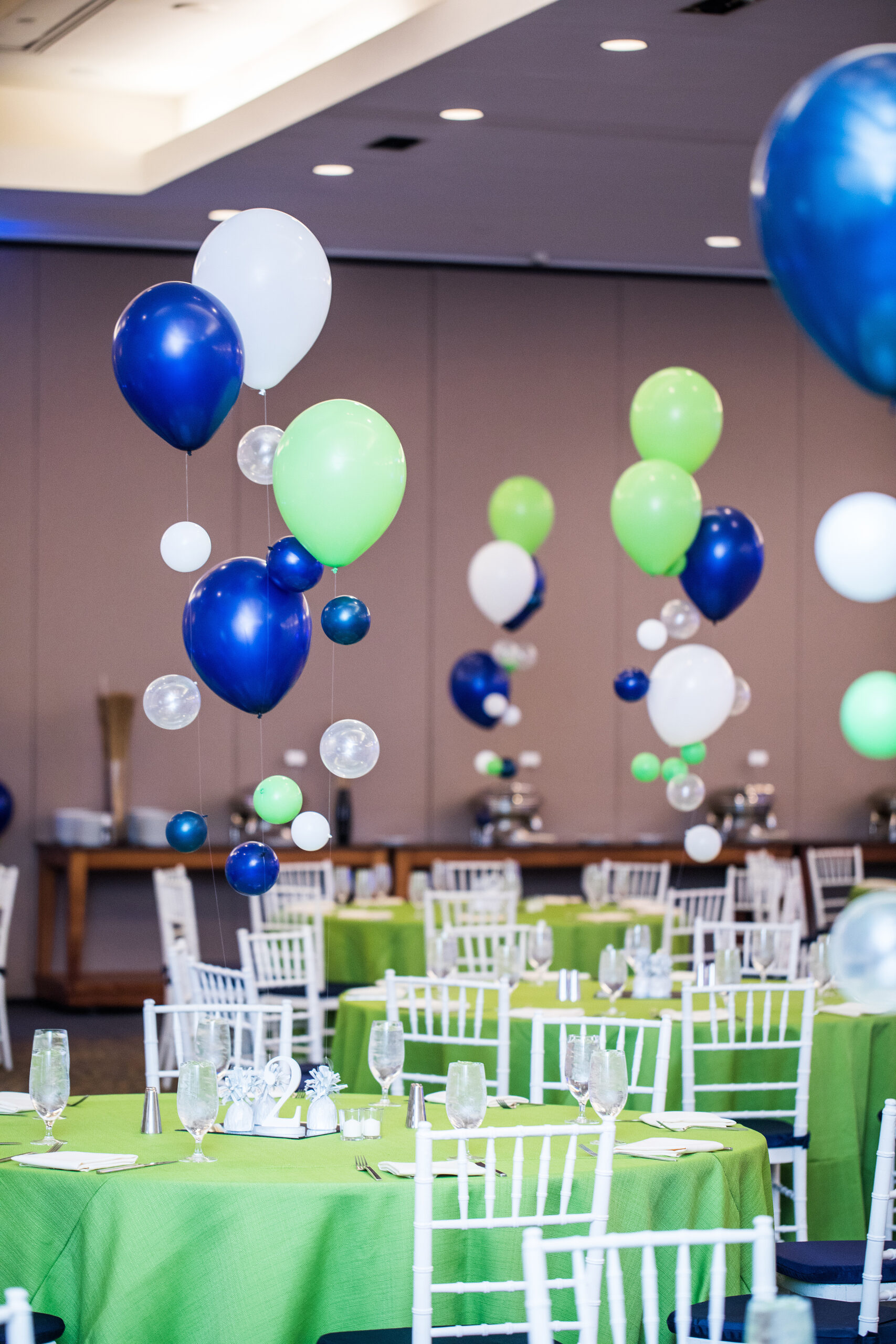 Green and blue bubble balloons | Pop Color Events | Adding a Pop of Color to Bar & Bat Mitzvahs in DC, MD & VA | Photo by: Inhar Chong Photography