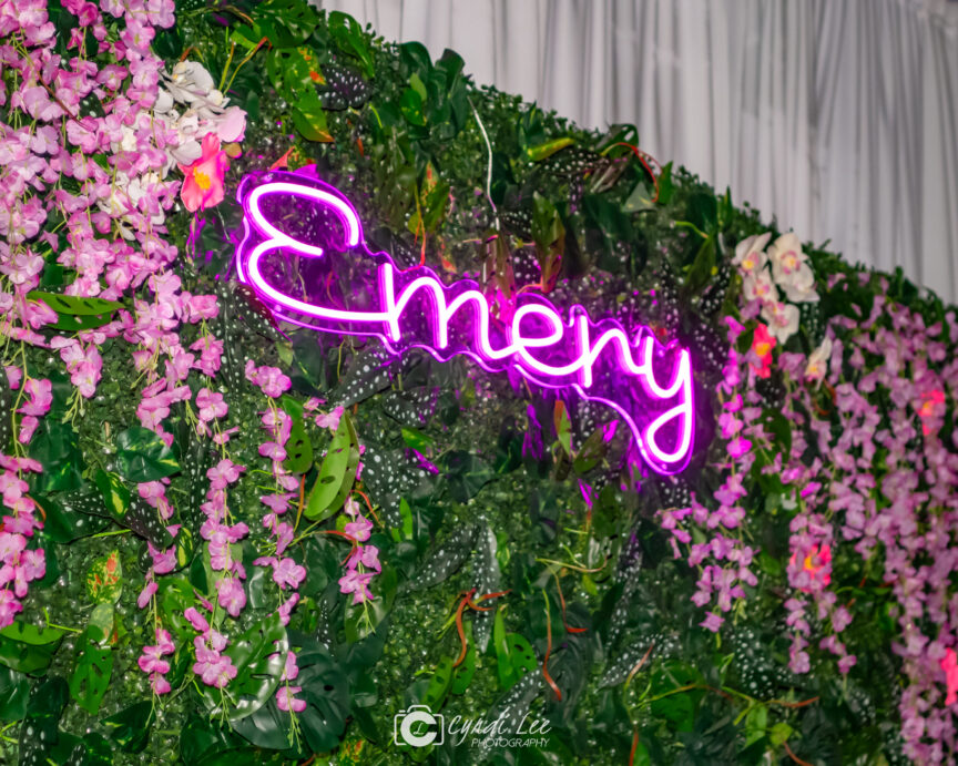 Backdrop at Emery's Tropical Bat Mitzvah Party at The Renegade in Arlington, VA | Pop Color Events | Adding a Pop of Color to Bar & Bat Mitzvahs in DC, MD & VA | Photo by: Cyndi Lee Photography